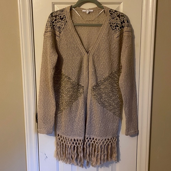 Miss Me Sweaters - MissMe Beige/Cream Open Weave Lace Duster Cardigan Shawl w/ Fringe. Size Medium.